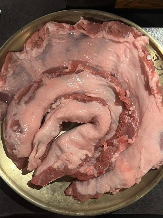 고기석 건대본점 통갈매기살 생고기 원물 한 접시