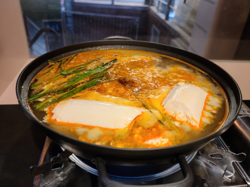 고기석 건대본점 얼큰 꽃게 순두부전골